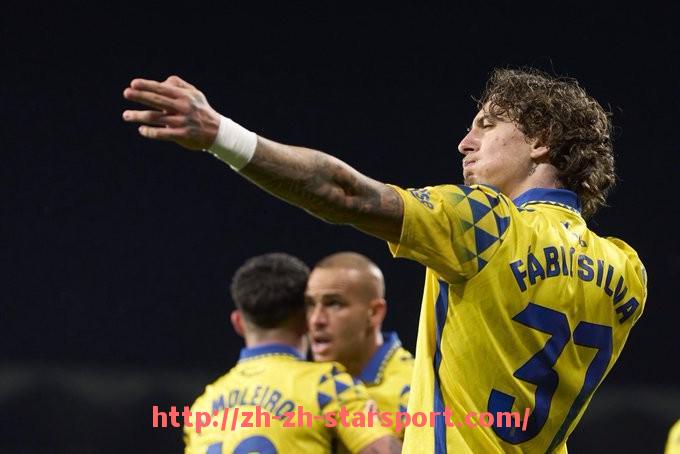 星空体育app-保罗在火箭队时期的高清图片及壁纸下载