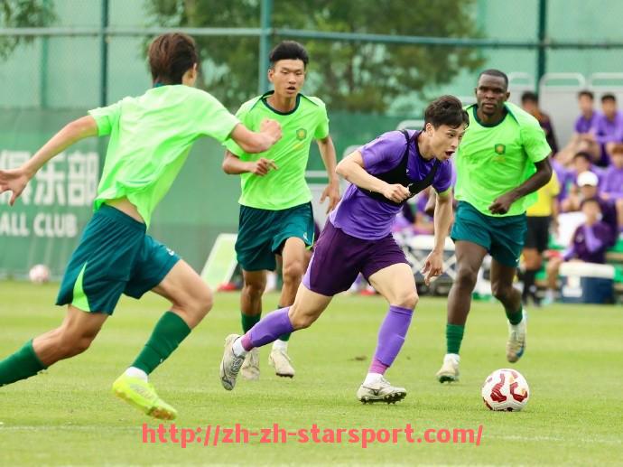 星空体育app-英超比赛中球员每场是否穿新球衣？规则解析